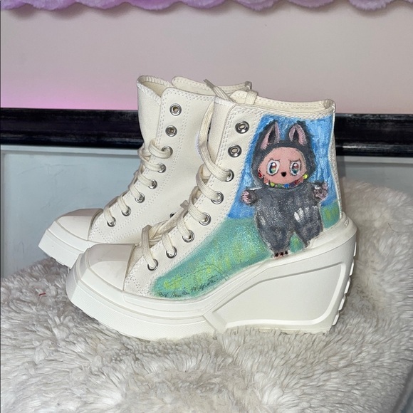 Converse hand painted customized White Platform Sneakers with Character By me - Picture 3 of 16